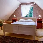 Hansi Puhkemaja * Kuivastu