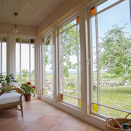 Hansi Puhkemaja * Kuivastu