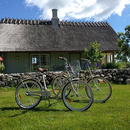 Hansi Puhkemaja * Kuivastu