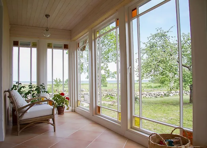 Hansi Puhkemaja * Kuivastu